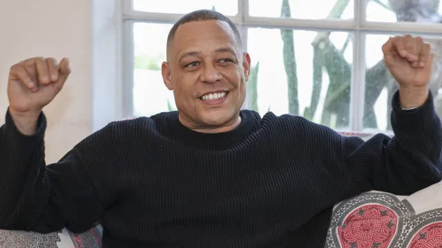 
                    Carlão passa em revista carreira no novo álbum 