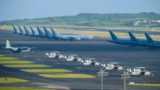 
                    BE entrega carta com 8.500 assinaturas para interditar uso das Lajes
                