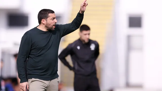 Treinador do Moreirense pede jogadores "unidos e solidários" na Luz