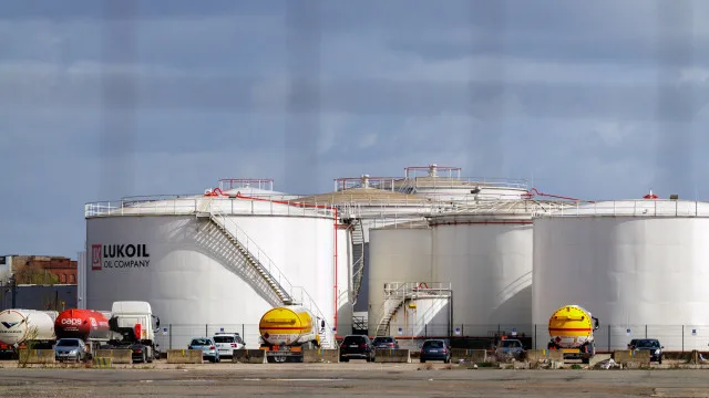 Cotação do Brent para entrega em junho sobe 3,48% para 101,91 dólares