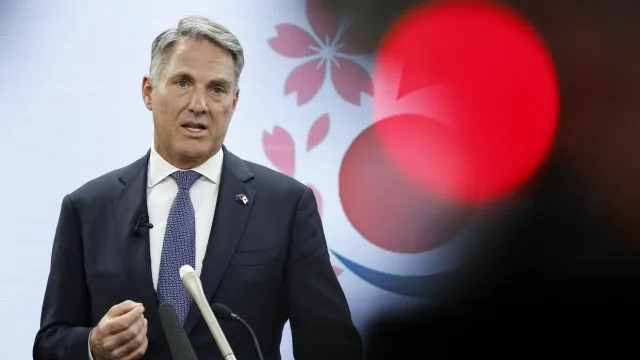 
                    Austrália vai investir mais 33 mil milhões na defesa na próxima década
                