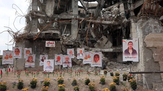 
                    Pelo menos 3.375 pessoas morreram no Irão desde o início do conflito
                