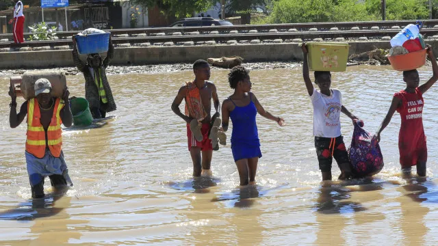 
                    Angola registou 373 mortos e 377 feridos na época chuvosa 2025-2026
                