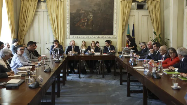 
                    Acordo laboral preso por 