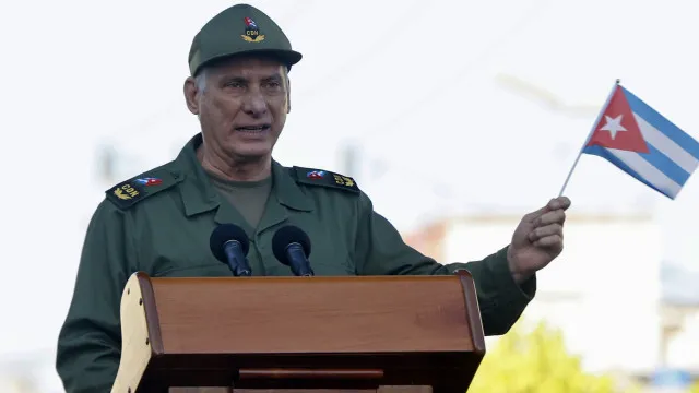 
                    Presidente cubano minimiza impacto de sanções dos Estados Unidos
                