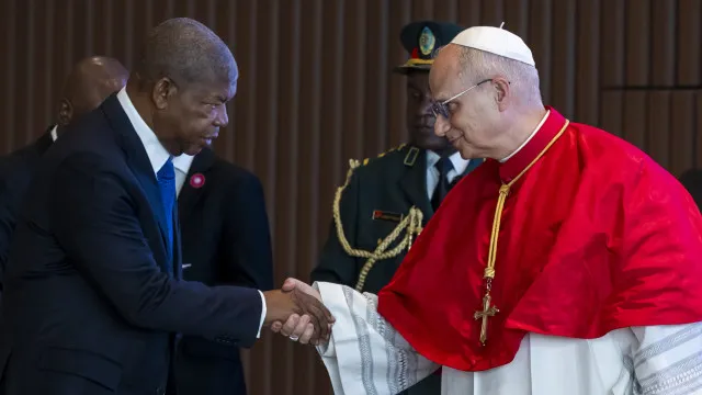 Leão XIV critica lógica extrativista e apela ao diálogo em África