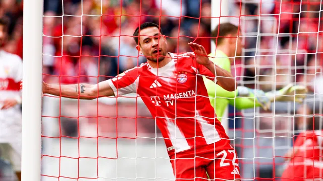 
                    Federação e Liga felicitam Raphael Guerreiro pelo título do Bayern
                