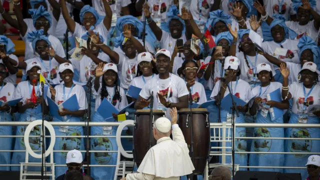 
                    Leão XIV falou kimbundu em Angola e exortou jovens a construírem mundo sem guerras
                