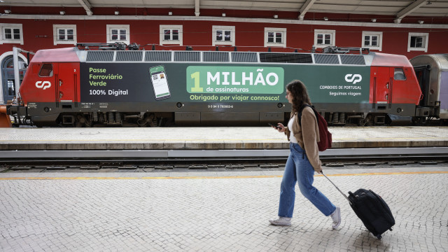 Esqueceu-se do passe a caminho do comboio? Agora só precisa do telemóvel