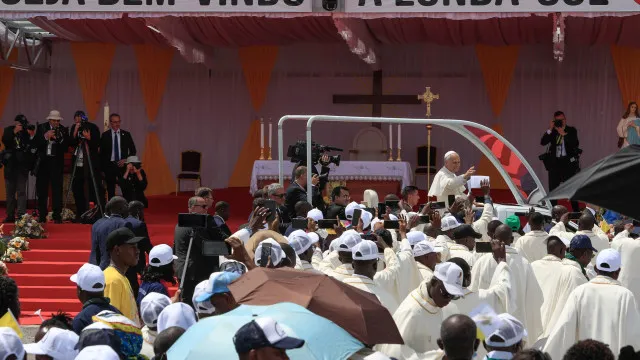 
                    Arcebispo de Saurimo quer Igreja com 