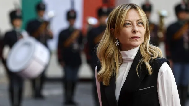 Governo de Meloni é o 2.º mais duradouro e aponta a recorde de Berlusconi