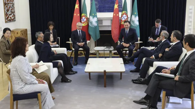 
                    Macau quer profissionais lusófonos em saúde, tecnologia, finanças e eventos
                