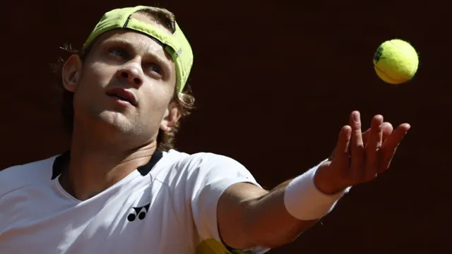 
                    Zizou Bergs bate Humbert no Eastbourne e conquista 1.º troféu da carreira
                