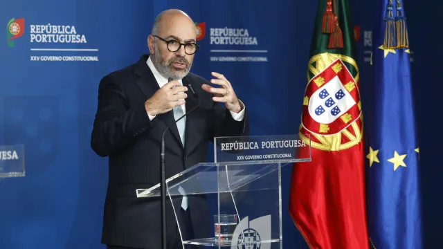 
                    TAP. Governo convida Air France-KLM e Lufthansa a apresentarem propostas
                