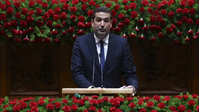 Cumprir Abril é recusar populismos de “Direita e de Esquerda”, diz PSD