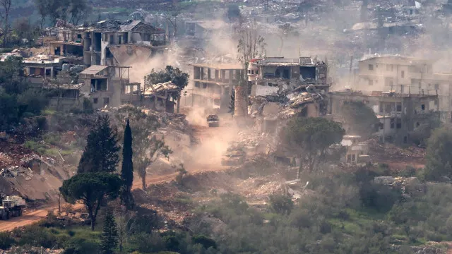 
                    Exército israelita ordenou novas evacuações de localidades no Líbano
                