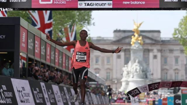 
                    Sabastian Sawe faz história ao baixar das duas horas na maratona
                