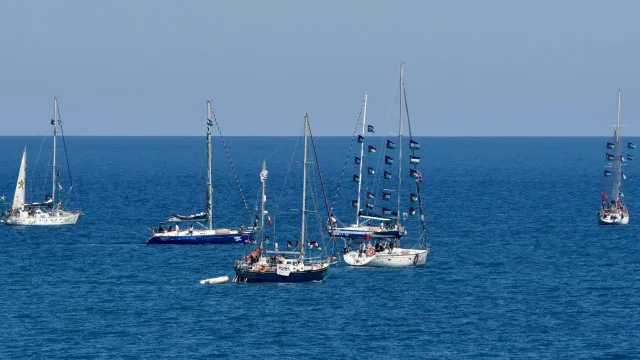 
                    Ativista Saif Abukeshek detido na flotilha iniciou greve de fome
                