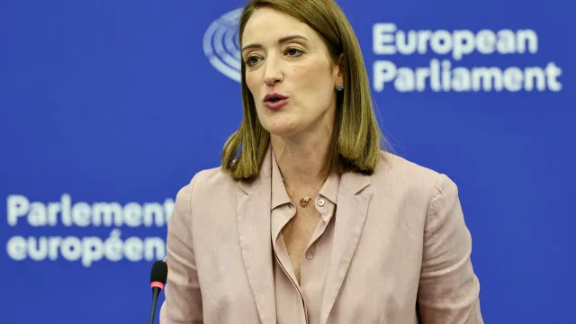 
                    Roberta Metsola apela à UE para avançar com adesão da Ucrânia
                