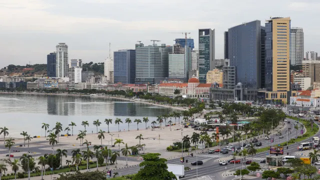 FMI prevê crescimento de 2,3% em Angola devido à queda das receitas petrolíferas