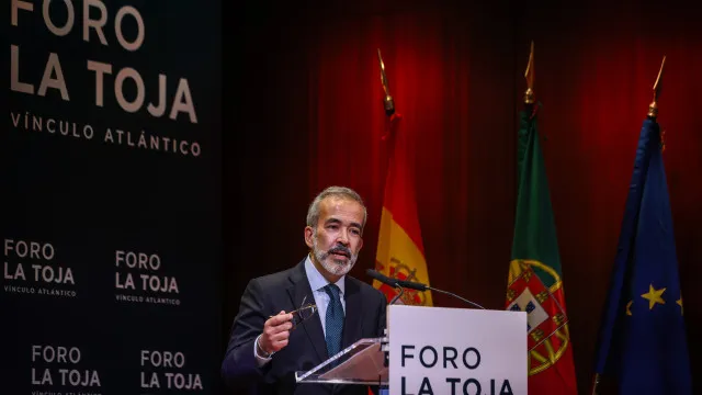 
                    Afastamento dos EUA aproximou UE do Reino Unido e Canadá, diz MNE
                