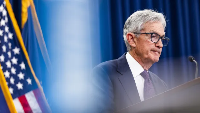 
                    Powell continua presidente da Fed. Sucessor ainda não fez juramento
                