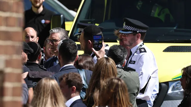 
                    Keir Starmer vaiado durante visita a bairro judeu após ataque antissemita
                