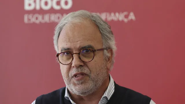 BE vai propor comissão de inquérito sobre utilização da Base das Lajes