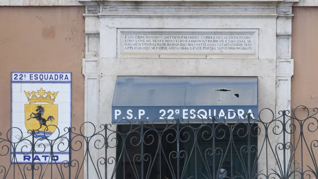 
                    Dos 15 PSP detidos no caso do Rato, 13 são suspeitos de tortura
                