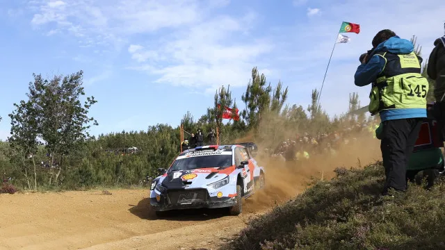 
                    Adrien Fourmaux regressa à liderança do Rali de Portugal
                