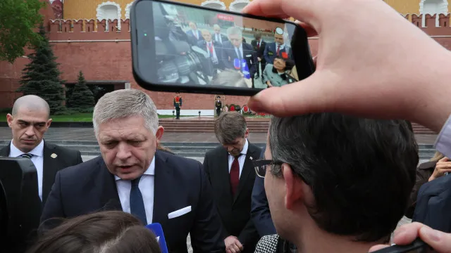 
                    Ucrânia: PM eslovaco diz em Moscovo que conflito está a chegar ao fim
                