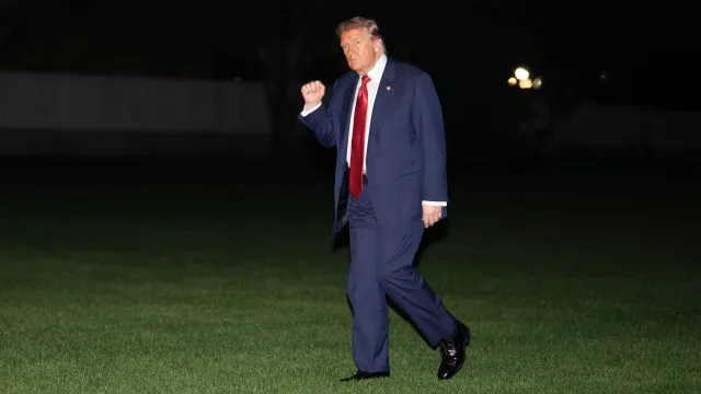 
                    Trump espera resposta de Irão. 