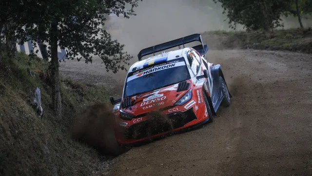 
                    Chuva de Paredes promove Solberg de 4.º para 1.º no Rali de Portugal
                