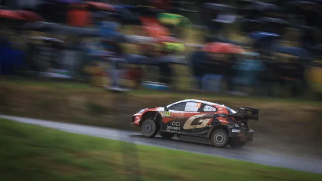 
                    Elfyn Evans reforça liderança do Rali do Japão
                
