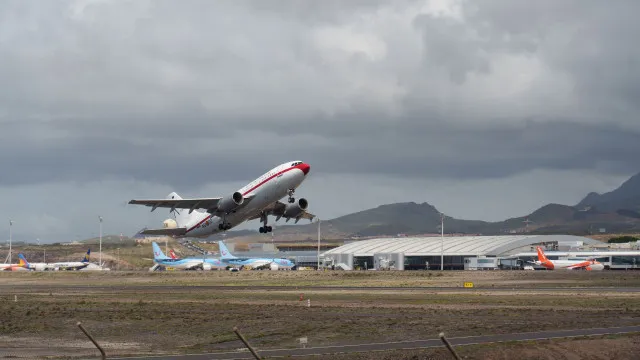 Aviões começam a repatriar passageiros de navio a partir das Canárias