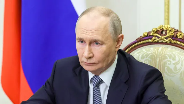 
                    Putin visita a China na próxima semana para 