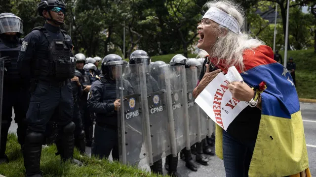 
                    ONG recomenda ao Governo da Venezuela desmilitarizar a sociedade
                