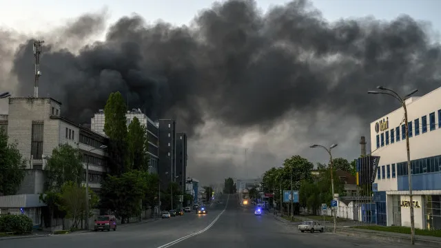 Ataque russo contra Kyiv faz pelo menos cinco mortos e mais de 40 feridos