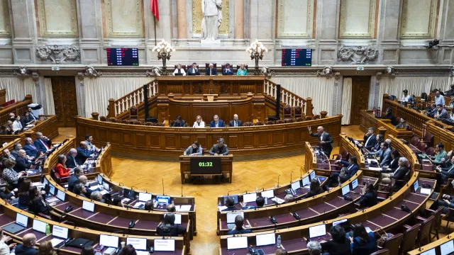 Parlamento elege fiscalização das "secretas" em junho