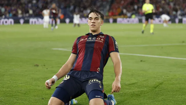 
                    Oficial: Carlos Espí reforça Real Madrid, de José Mourinho
                