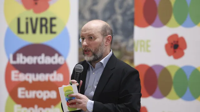 
                    Tavares alerta para necessidade de 