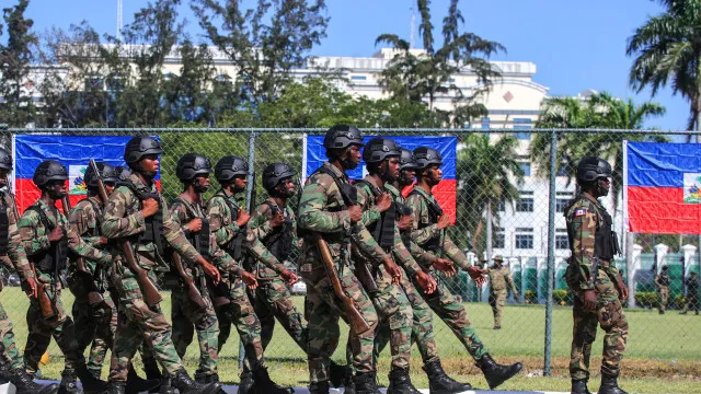 
                    Força de combate a grupos armados ataca território de um gangue no Haiti
                