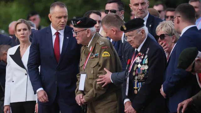Polónia rejeita adesão de Kyiv à UE por homenagear colaborador nazi