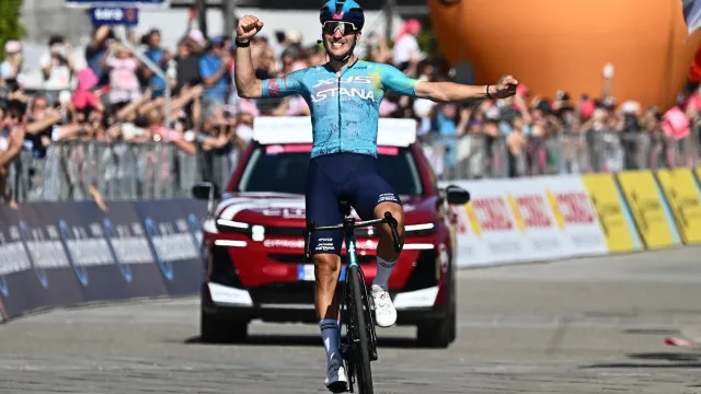 Bettiol foge e vence 13.ª etapa, mas Afonso Eulálio segue líder do Giro