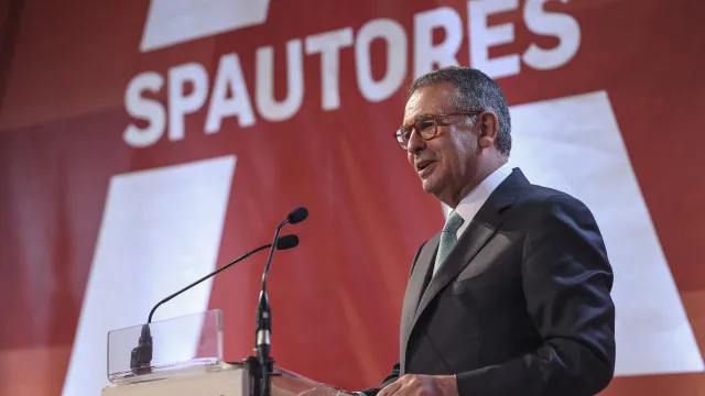 
                    Presidente pede equilíbrio entre criatividade humana e IA
                