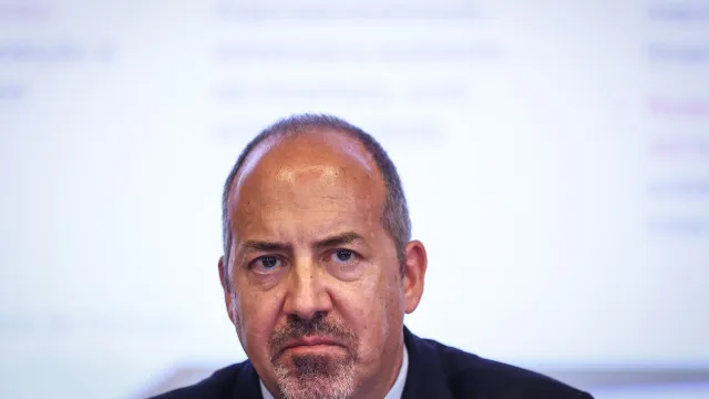 
                    Santos Pereira pede atitude permanente de reforma na Europa pela inovação
                