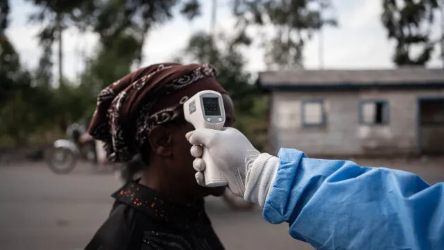 Número de casos suspeitos de Ébola passa de 906 para 116 na RDCongo e Uganda