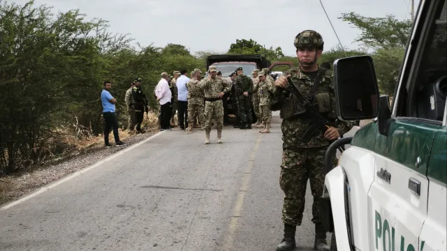 
                    Confrontos entre dissidentes das FARC fazem 48 mortos na Colômbia
                