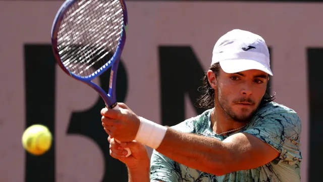 
                    Jaime Faria bate Jan-Lennard Struff e passa à 3.ª  ronda de Roland Garros
                