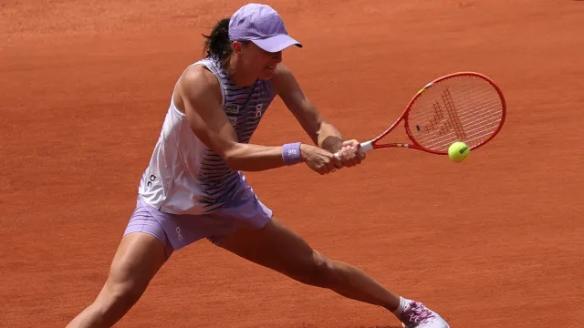 Swiatek bate compatriota Linette e está nos 'oitavos' de Roland Garros
